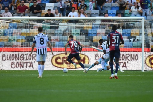 Maldini ancora a segno, il Cagliari vince a Udine e vola alto Maldini ancora a segno, il Cagliari vince a Udine e vola alto