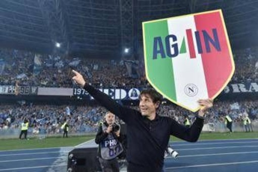 Conte: "Due anni di forti emozioni e grande passione, grazie di cuore Napoli" Conte: "Due anni di forti emozioni e grande passione, grazie di cuore Napoli"