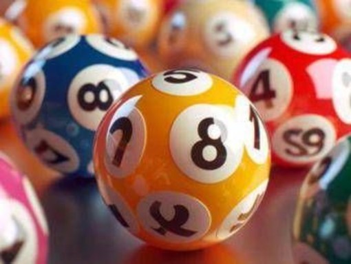 Superenalotto, numeri combinazione vincente oggi 8 giugno Superenalotto, numeri combinazione vincente oggi 8 giugno