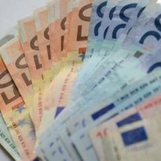 Inflazione, Istat conferma: +0,4% a maggio, +3,2% su anno Inflazione, Istat conferma: +0,4% a maggio, +3,2% su anno