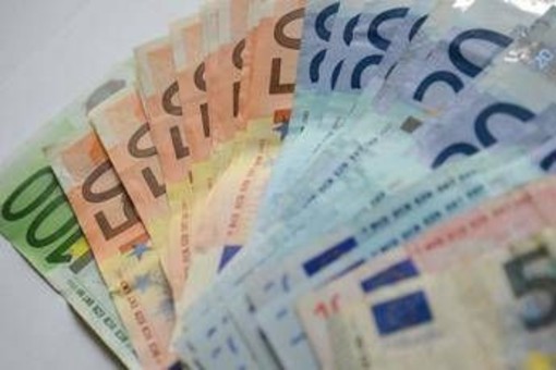 Euro, presto le nuove banconote: quando arriveranno. Addio al taglio da 500