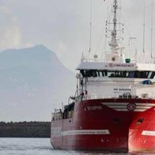 Life Support di Emergency salva 50 migranti: "Su barcone anche sette morti"