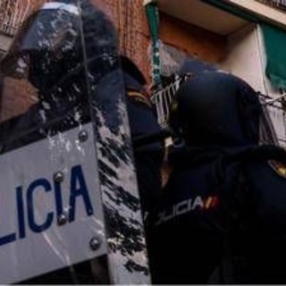 Spagna, "attacco jihadista" a Madrid: 18enne ferisce tre persone Spagna, "attacco jihadista" a Madrid: 18enne ferisce tre persone