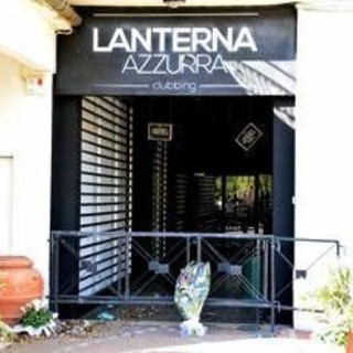 Strage Corinaldo, uno dei responsabili appicca fuoco in cella e aggredisce agenti Strage Corinaldo, uno dei responsabili appicca fuoco in cella e aggredisce agenti