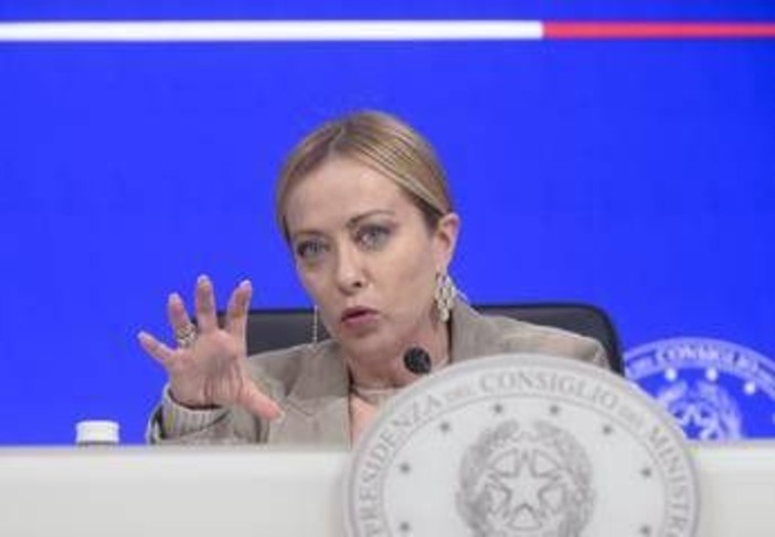 Sondaggio politico: Fratelli d'Italia stabile al comando, su Forza Italia Sondaggio politico: Fratelli d'Italia stabile al comando, su Forza Italia