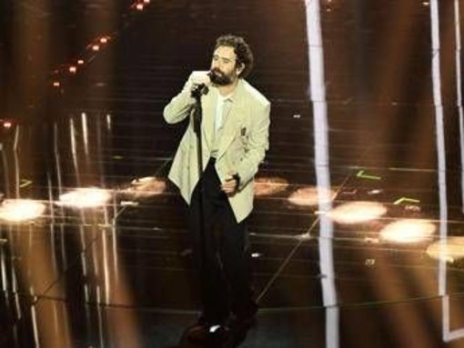 Sanremo 2026, Tommaso Paradiso chi è: in gara con il brano 'I Romantici' Sanremo 2026, Tommaso Paradiso chi è: in gara con il brano 'I Romantici'