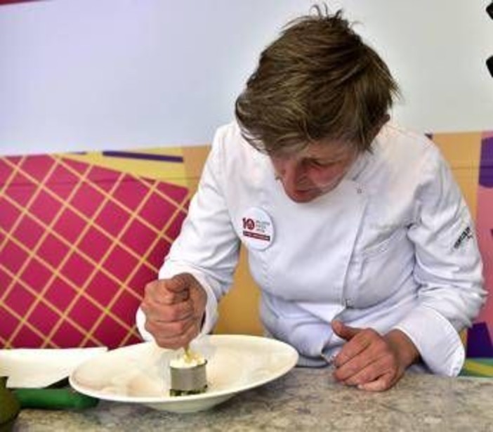 La chef Varese: "Il mio mestiere è antico, ma sempre più tecnologico" La chef Varese: "Il mio mestiere è antico, ma sempre più tecnologico"