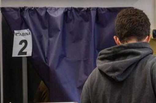 Elezioni regionali Marche e Valle d'Aosta, oggi urne aperte fino alle 23 Elezioni regionali Marche e Valle d'Aosta, oggi urne aperte fino alle 23