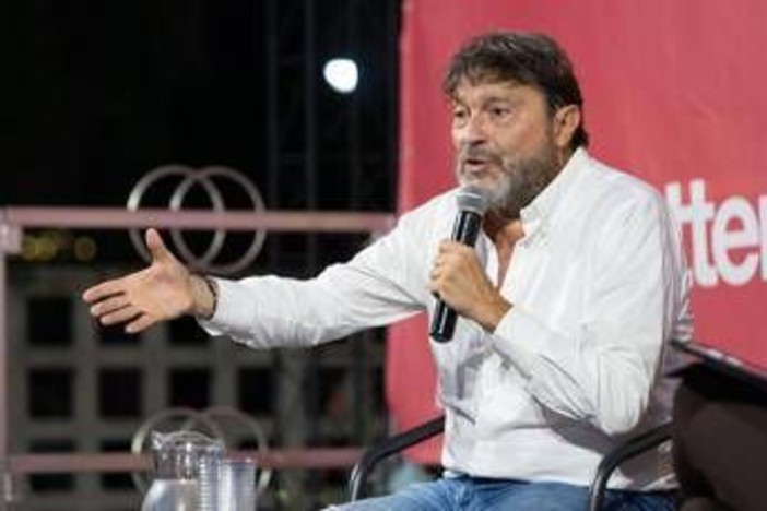 Ranucci: "Foto del bacio fra me e Maria Rosaria Boccia? Fake creato con AI"