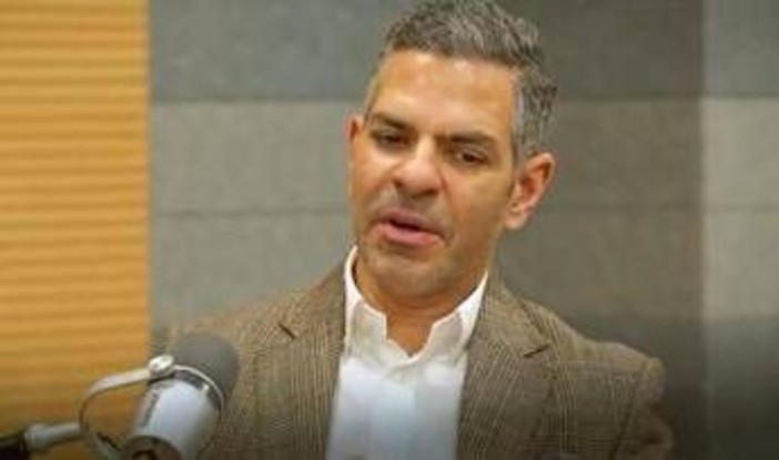 Sunjay Kapur, l'amico del principe William ingoia un'ape e muore giocando a polo Sunjay Kapur, l'amico del principe William ingoia un'ape e muore giocando a polo