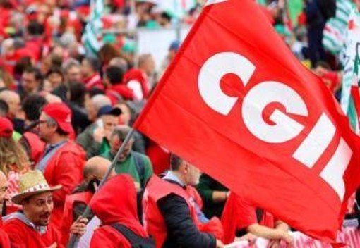 Sciopero generale, ecco il venerdì nero per l'agitazione Cgil: a rischio treni, trasporti e scuola Sciopero generale, ecco il venerdì nero per l'agitazione Cgil: a rischio treni, trasporti e scuola