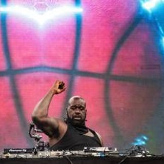 Shaquille O'Neal "sfida" Schwarzenegger: la leggenda Nba si allena da bodybuilder a 54 anni