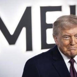 Trump invita nazionale maschile hockey alla Casa Bianca dopo oro a Milano Cortina: "Dovrei far venire anche la squadra femminile...". Le campionesse rifiutano