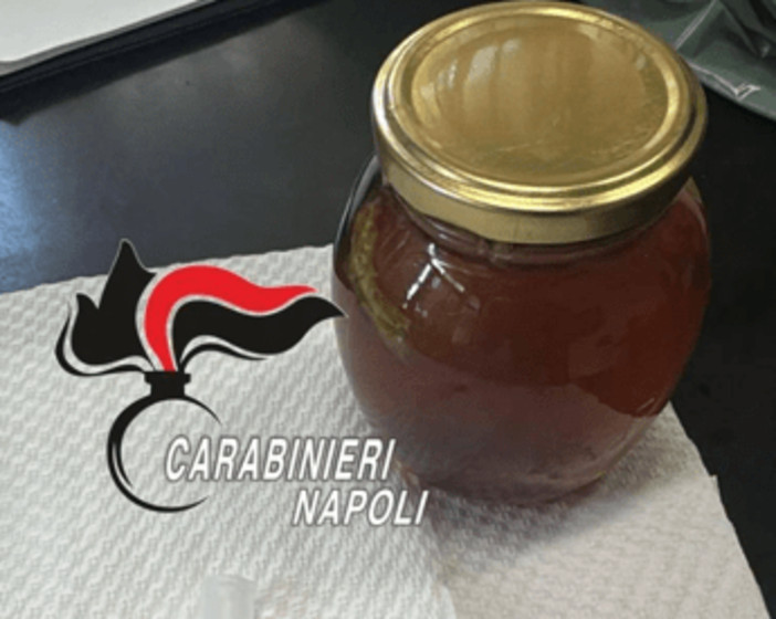 Cos'è il 'miele da sballo', l'esperta: "Thc fino al 90%, può causare psicosi e coma" Cos'è il 'miele da sballo', l'esperta: "Thc fino al 90%, può causare psicosi e coma"