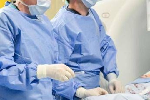 Colon, debutta l'anastomosi magnetica senza punti di sutura: primato mondiale a Bergamo