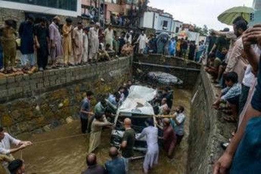 Pakistan, 220 morti e oltre 500 feriti a causa delle piogge monsoniche Pakistan, 220 morti e oltre 500 feriti a causa delle piogge monsoniche