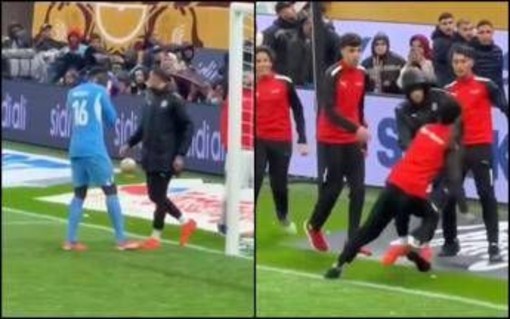 Coppa d'Africa, la surreale 'lotta' per l'asciugamano tra il portiere del Senegal e i raccattapalle del Marocco Coppa d'Africa, la surreale 'lotta' per l'asciugamano tra il portiere del Senegal e i raccattapalle del Marocco