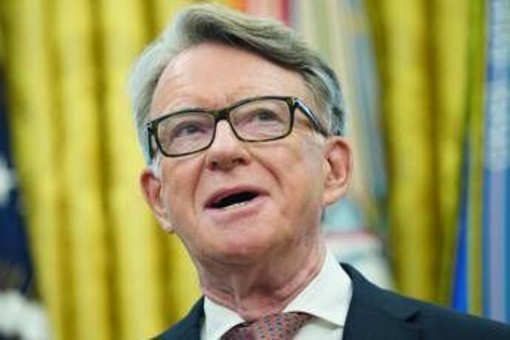 Caso Epstein, arrestato l'ex ambasciatore britannico in Usa Peter Mandelson
