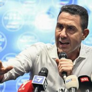 Sondaggio politico, Fratelli d'Italia e Pd calano. Vannacci supera AVS Sondaggio politico, Fratelli d'Italia e Pd calano. Vannacci supera AVS