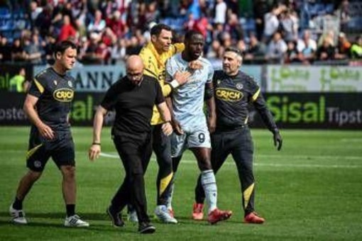 Serie A, Davis accusa Dossena di razzismo: "Mi ha chiamato scimmia". La replica: "Non è vero" Serie A, Davis accusa Dossena di razzismo: "Mi ha chiamato scimmia". La replica: "Non è vero"