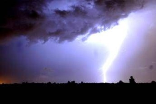 Maltempo e forti temporali al Nord, scatta allerta gialla in due regioni Maltempo e forti temporali al Nord, scatta allerta gialla in due regioni