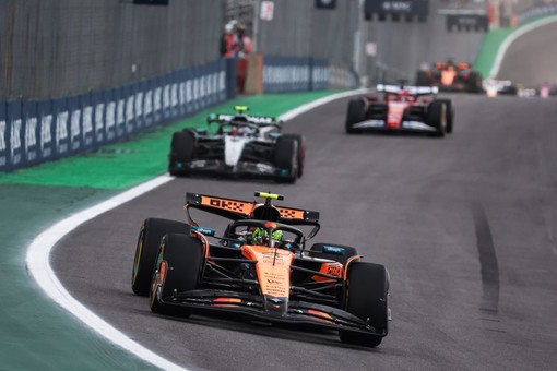 Norris vince in Brasile, Antonelli 2° e Verstappen 3° partendo da pit lane Norris vince in Brasile, Antonelli 2° e Verstappen 3° partendo da pit lane