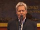 Concerto di Natale in Senato con Mattarella, canta Claudio Baglioni canta: "Grazie per privilegio" Concerto di Natale in Senato con Mattarella, canta Claudio Baglioni canta: "Grazie per privilegio"