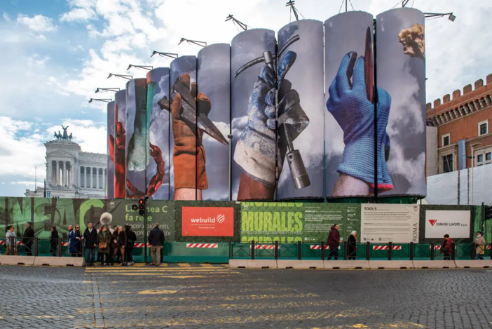 Metro C: Webuild, a Piazza Venezia terza opera ‘Murales’ dedicata al lavoro Metro C: Webuild, a Piazza Venezia terza opera ‘Murales’ dedicata al lavoro