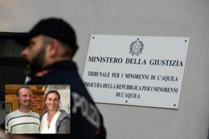 Famiglia nel bosco, il papà potrebbe trascorrere il Natale con i figli: attesa decisione Famiglia nel bosco, il papà potrebbe trascorrere il Natale con i figli: attesa decisione