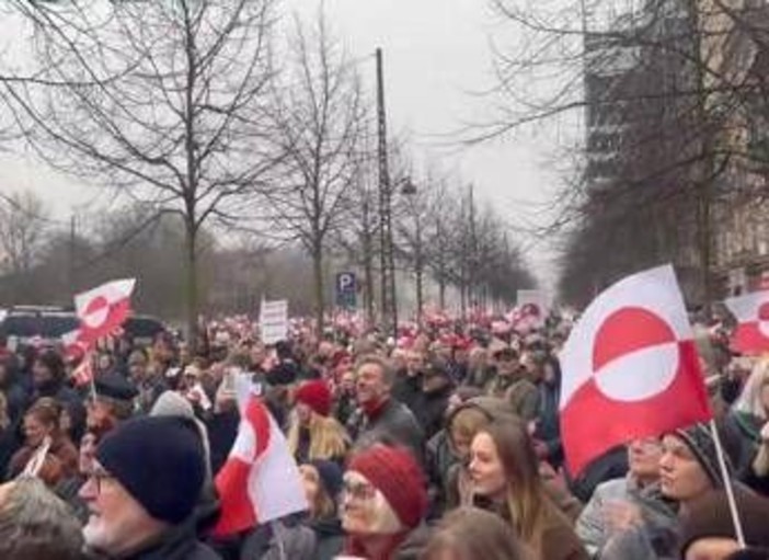 Groenlandia, in migliaia a Copenaghen contro Trump. C'è anche delegazione del Congresso Usa