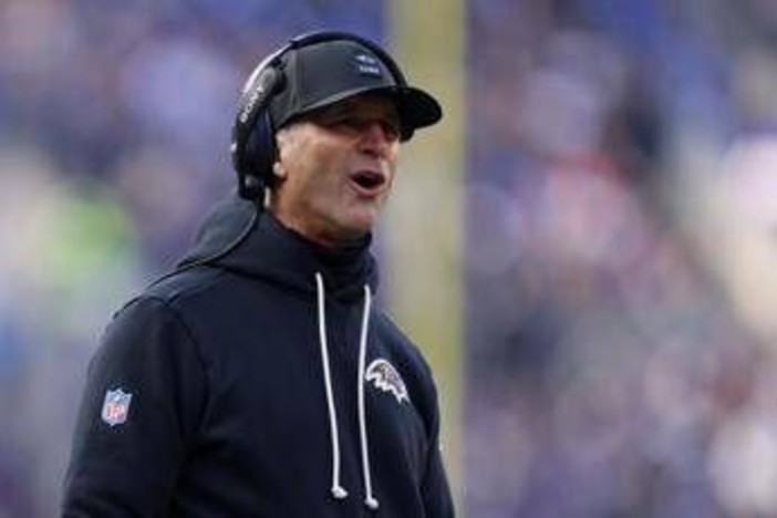 Trump dà consigli alla NFL: "Ingaggiate subito coach Harbaugh" Trump dà consigli alla NFL: "Ingaggiate subito coach Harbaugh"