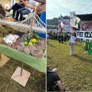 Salamelle, Alberto da Giussano e Bolsonaro: la fede padana sul pratone di Pontida Salamelle, Alberto da Giussano e Bolsonaro: la fede padana sul pratone di Pontida