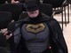 "Non dovete aiutare l'Ice", in consiglio comunale arriva Batman "Non dovete aiutare l'Ice", in consiglio comunale arriva Batman