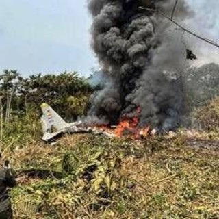 Colombia, precipita aereo militare da trasporto: 80 morti