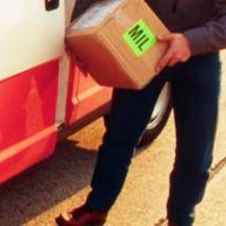 Slitta la tassa sui mini pacchi, ministero verso provvedimento: le bnovità