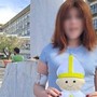 Papa, la 13enne Varvara gli dona un Pontefice di pannolenci in miniatura: "Lo proteggerà dalla malattia"