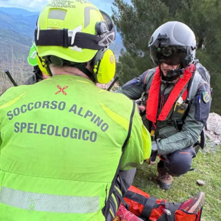 Salvato speleologo bloccato a 120 metri profondità nel cuneese