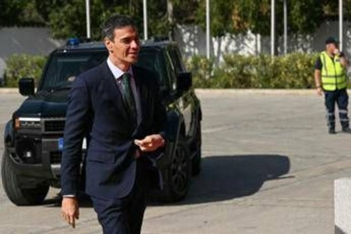 Guasto su aereo Sanchez, premier spagnolo atterra in Turchia Guasto su aereo Sanchez, premier spagnolo atterra in Turchia
