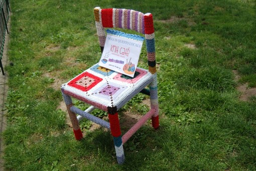 Santo Stefano al Mare: oggi il Paese cambia i suoi connotati, con lo Yarn Bombing e il Festival del Filato, Maglia e Uncinetto Santo Stefano al Mare: oggi il Paese cambia i suoi connotati, con lo Yarn Bombing e il Festival del Filato, Maglia e Uncinetto