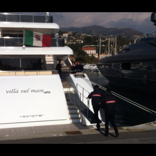 Evasione dell'accisa sui carburanti e yacht sequestrato a Lucio Presta e Paola Perego: caso archiviato