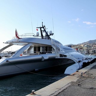 Sanremo: attracca a Porto Sole lo yacht "Galaxy of Happiness", il trimarano di lusso più lungo al mondo