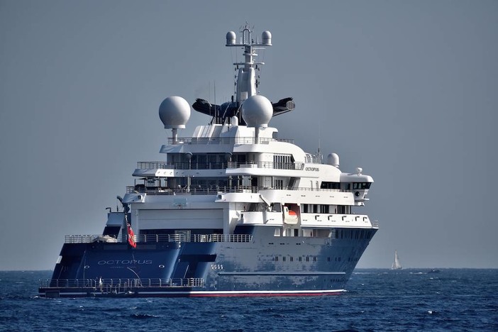 'Octopus' il megayacht appartenuto a Paul Allen di Microsoft in rada davanti a Sanremo (Foto)