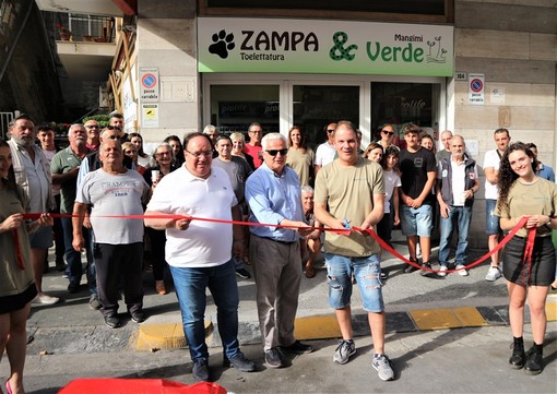 Zampa & Verde: grande partecipazione all’inaugurazione del nuovo negozio di Sanremo (Foto Gallery) Zampa & Verde: grande partecipazione all’inaugurazione del nuovo negozio di Sanremo (Foto Gallery)