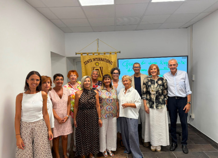 Sanremo, lavagna interattiva per il nuovo centro di aiuto alla famiglia Spazio 099 (Foto) Sanremo, lavagna interattiva per il nuovo centro di aiuto alla famiglia Spazio 099 (Foto)