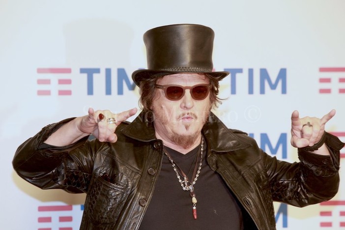#Sanremo2017: per la finalissima torna Zucchero come super ospite, "Festival bestia a sé. In gara perderei di sicuro"