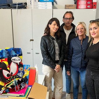 Un aiuto alle famiglie in difficoltà, un successo lo 'zaino sospeso' del Lions Club Bordighera Capo Nero Host (Foto) Un aiuto alle famiglie in difficoltà, un successo lo 'zaino sospeso' del Lions Club Bordighera Capo Nero Host (Foto)