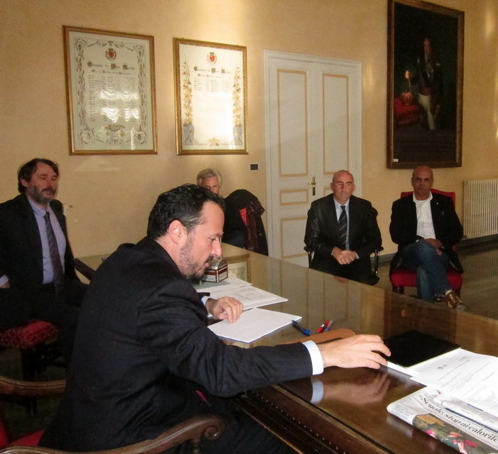 La riunione di questa mattina in Comune La riunione di questa mattina in Comune