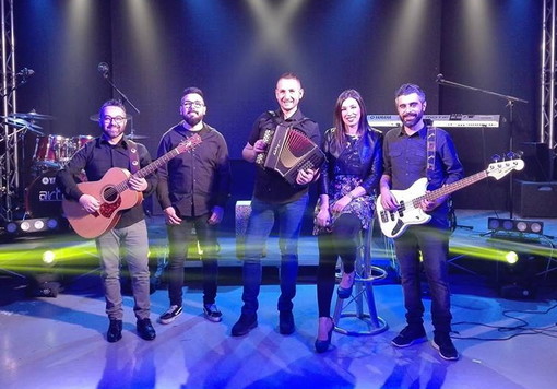 Diano Marina: Sardegna e Irpinia sul Molo delle Tartarughe per il gran finale di ‘Folk in Diano’ Diano Marina: Sardegna e Irpinia sul Molo delle Tartarughe per il gran finale di ‘Folk in Diano’