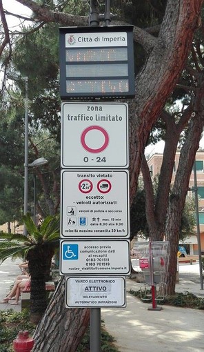 Imperia: possibilità di accesso per i disabili alla ztl a Borgo Marina. Michela Aloigi: "Rispettati i diritti di chi combatte ogni giorno" Imperia: possibilità di accesso per i disabili alla ztl a Borgo Marina. Michela Aloigi: "Rispettati i diritti di chi combatte ogni giorno"