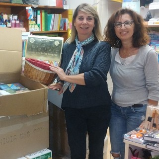 Ospedaletti, i lions raccolgono materiale scolastico da donare alla Primaria (foto)